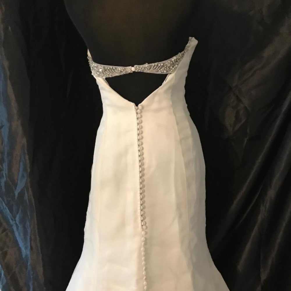 BRIDAL - Picture 3 of 4